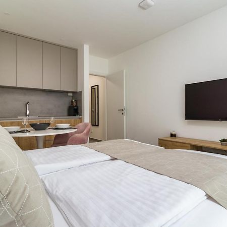 Luxury Apartments Magali 로비니 외부 사진