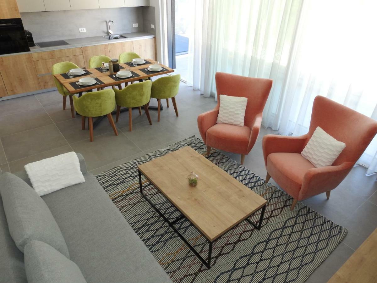 Luxury Apartments Magali 로비니 외부 사진