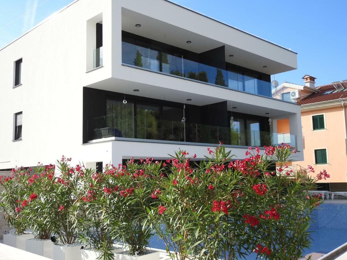 Luxury Apartments Magali 로비니 외부 사진