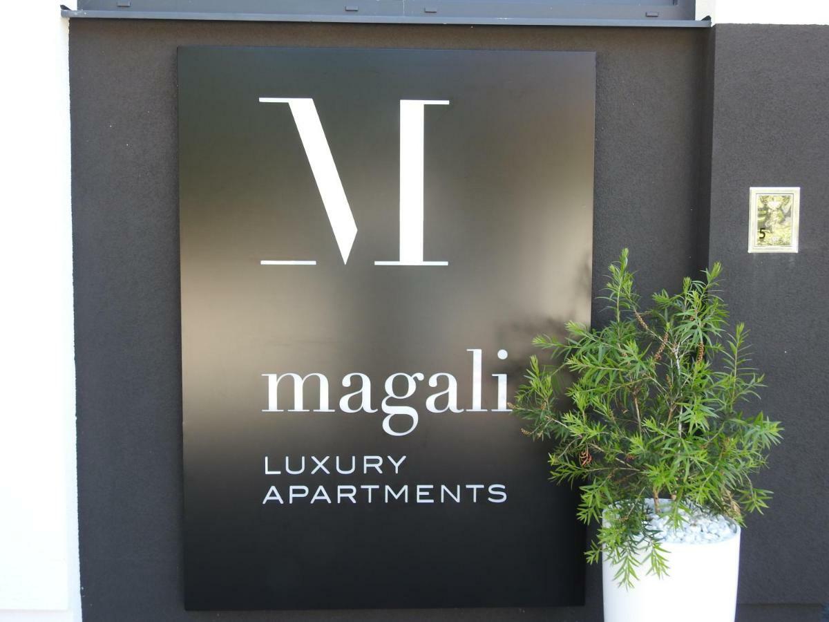 Luxury Apartments Magali 로비니 외부 사진