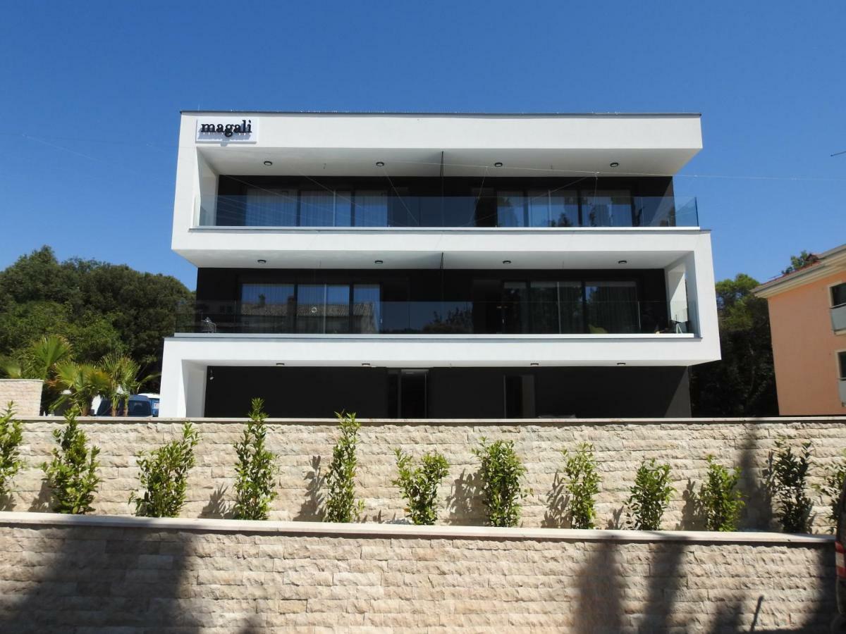 Luxury Apartments Magali 로비니 외부 사진