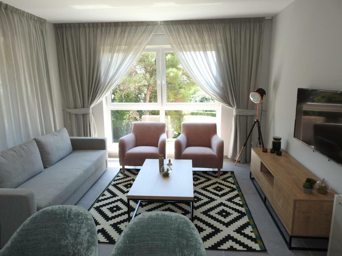 Luxury Apartments Magali 로비니 외부 사진