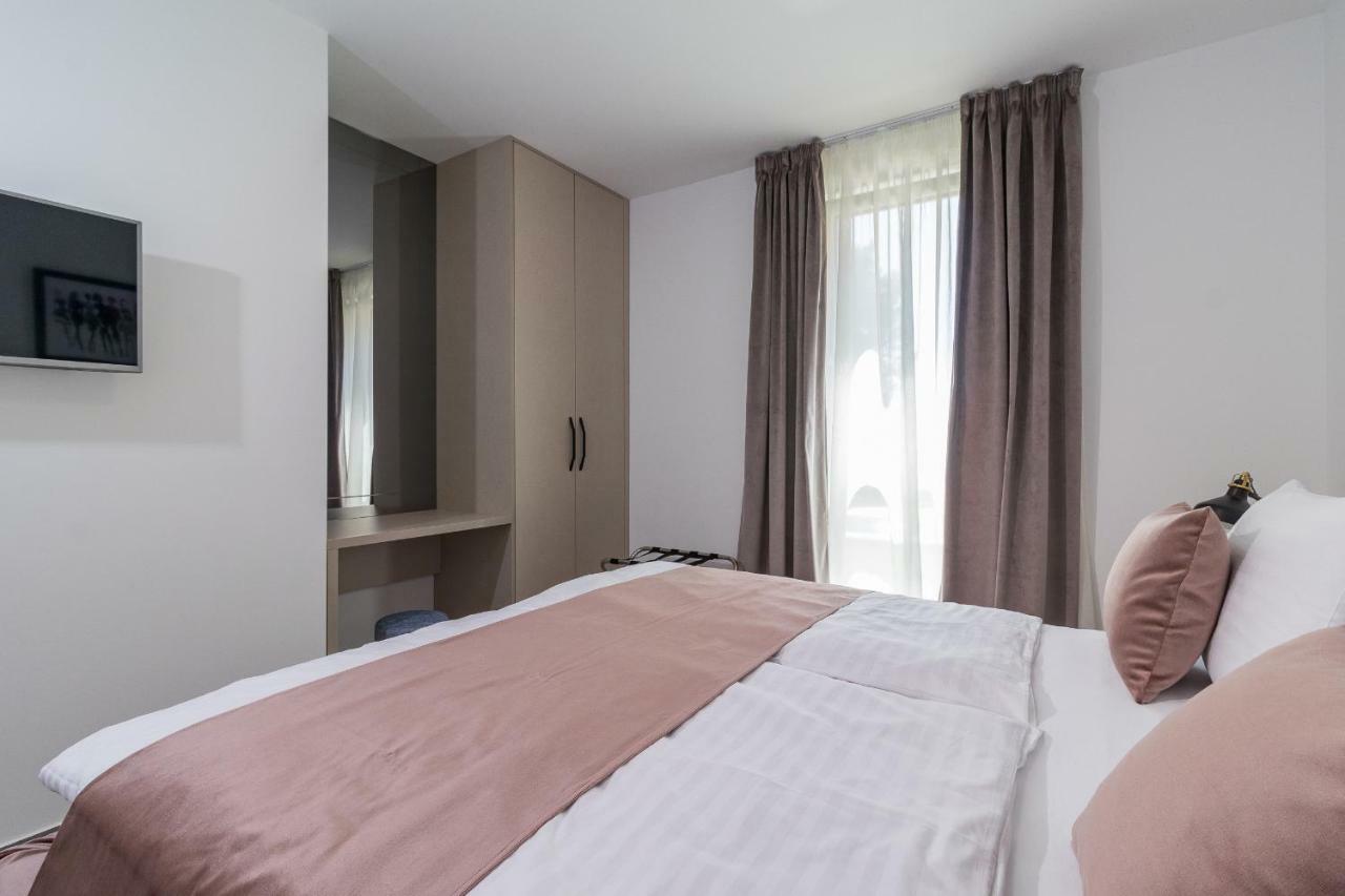 Luxury Apartments Magali 로비니 외부 사진