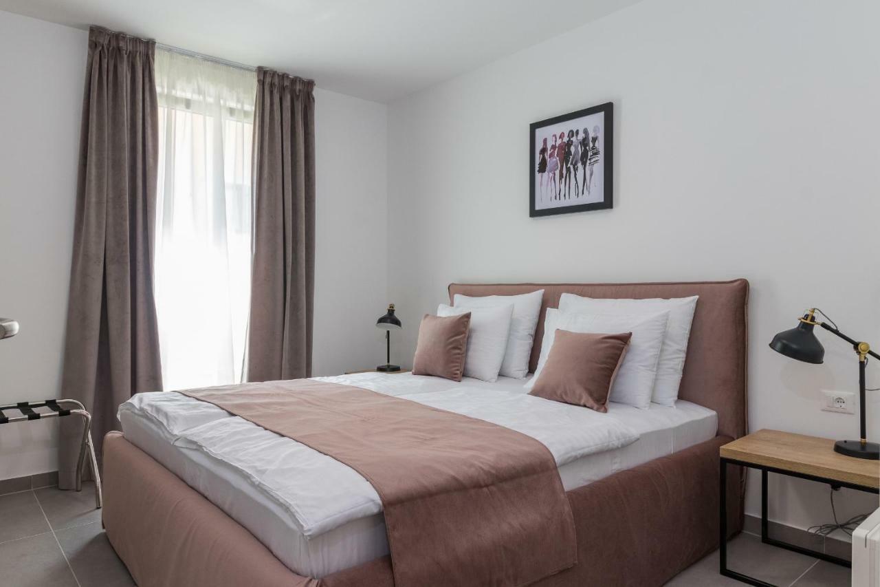 Luxury Apartments Magali 로비니 외부 사진