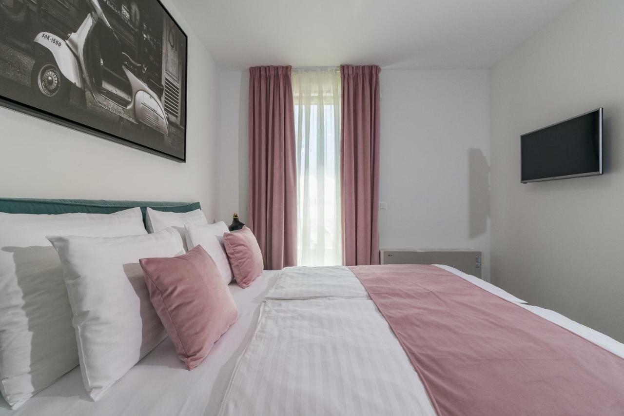 Luxury Apartments Magali 로비니 외부 사진