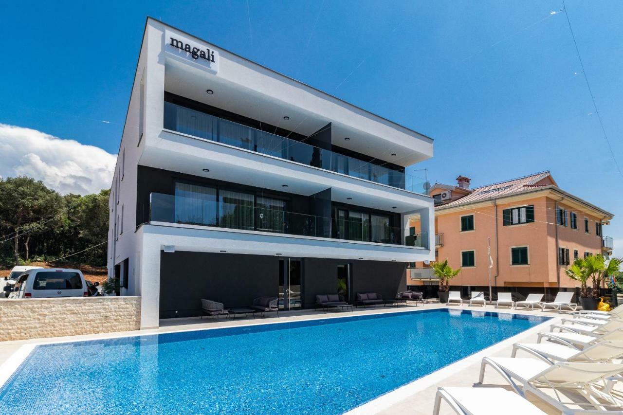 Luxury Apartments Magali 로비니 외부 사진