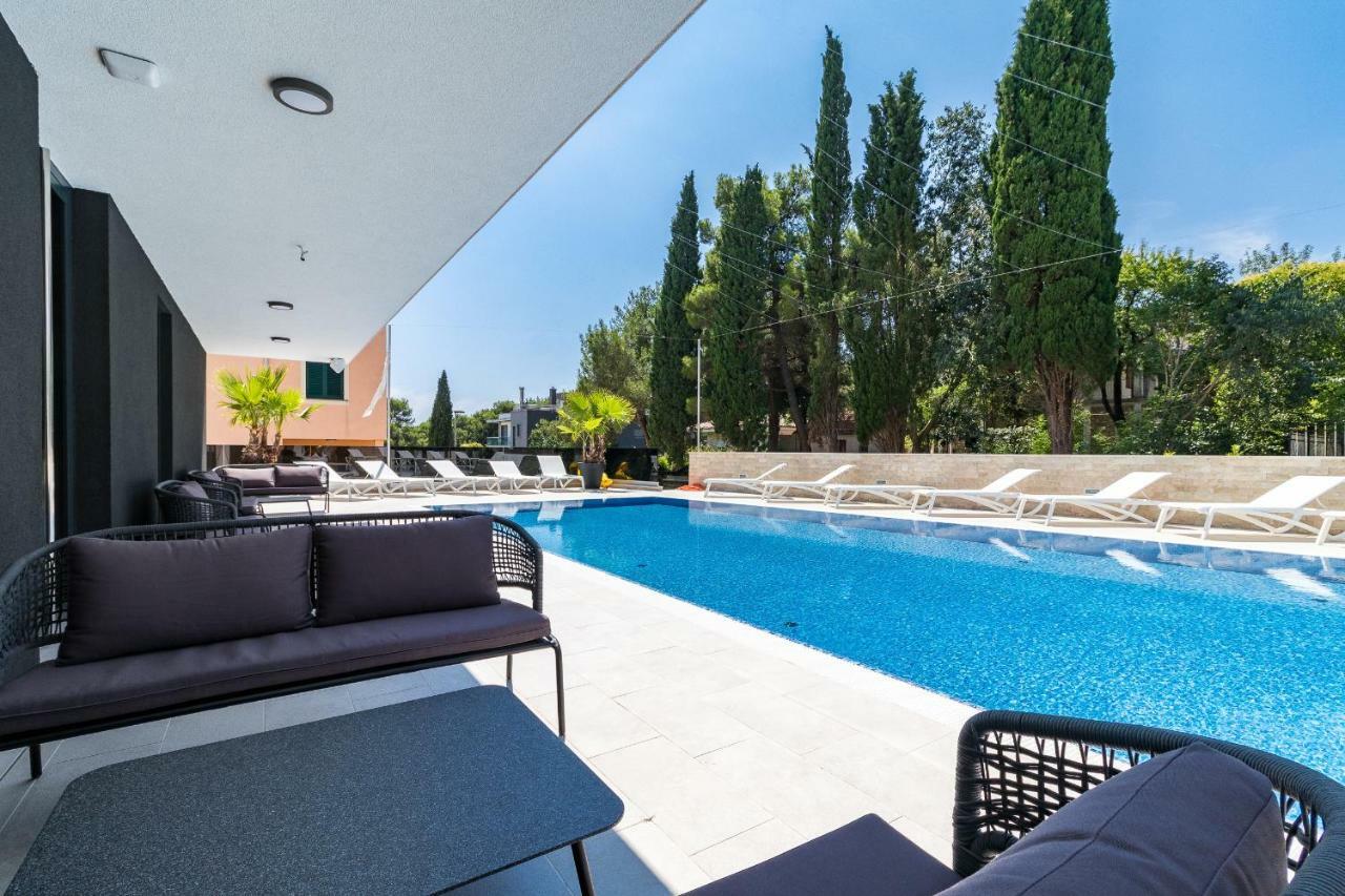 Luxury Apartments Magali 로비니 외부 사진