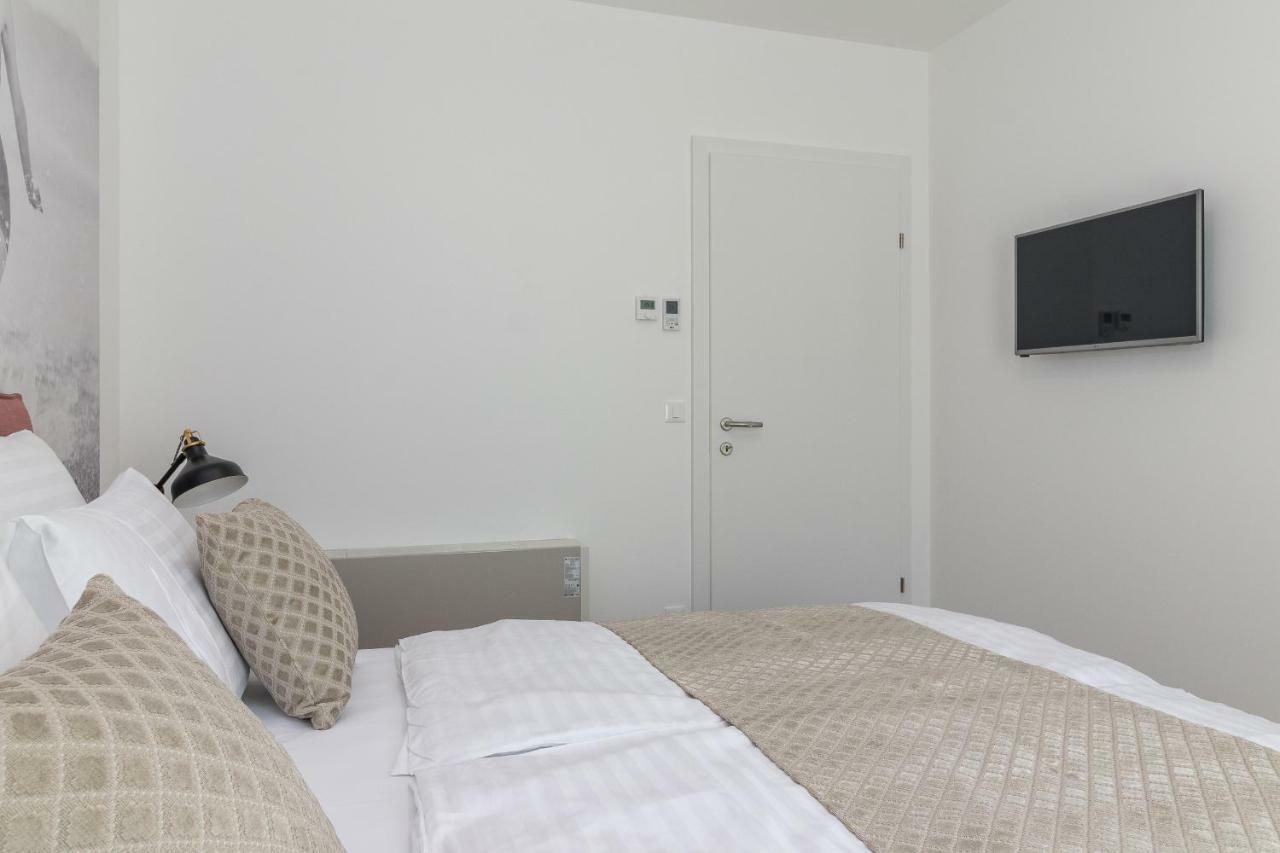 Luxury Apartments Magali 로비니 외부 사진