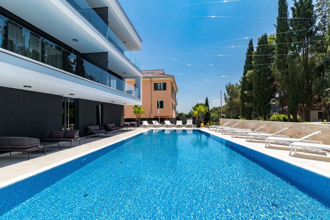 Luxury Apartments Magali 로비니 외부 사진