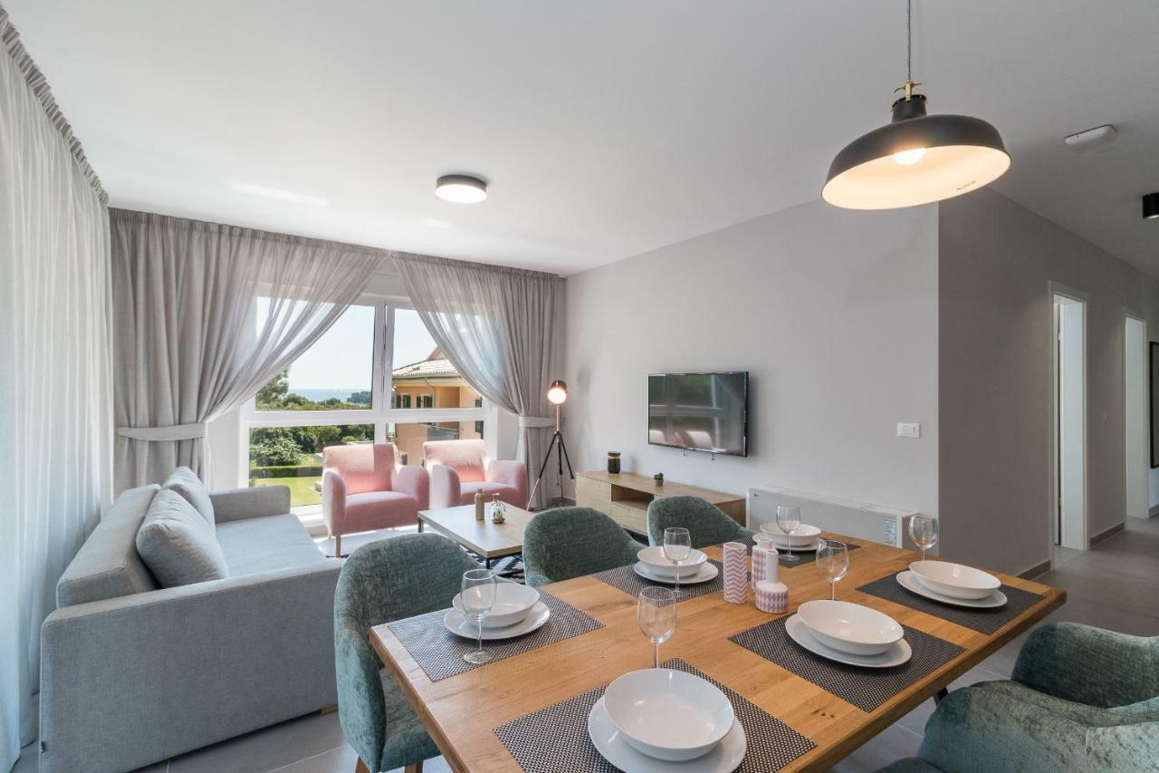 Luxury Apartments Magali 로비니 외부 사진