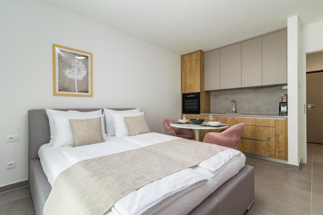 Luxury Apartments Magali 로비니 외부 사진