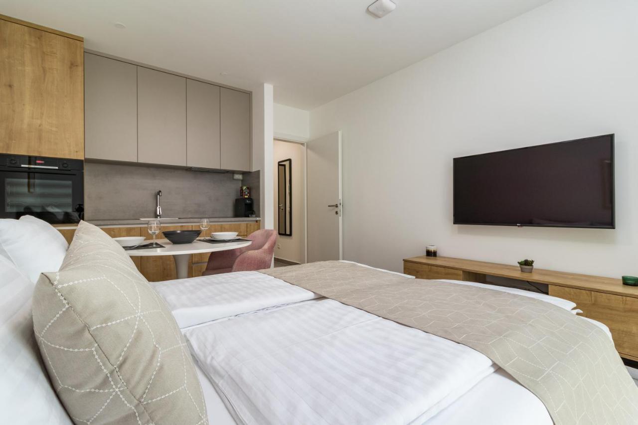 Luxury Apartments Magali 로비니 외부 사진